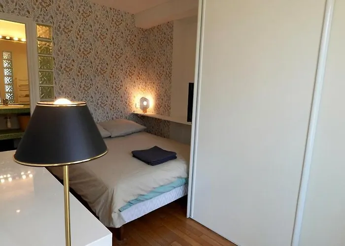11 Chic Sunny Flat At Montorgeuil